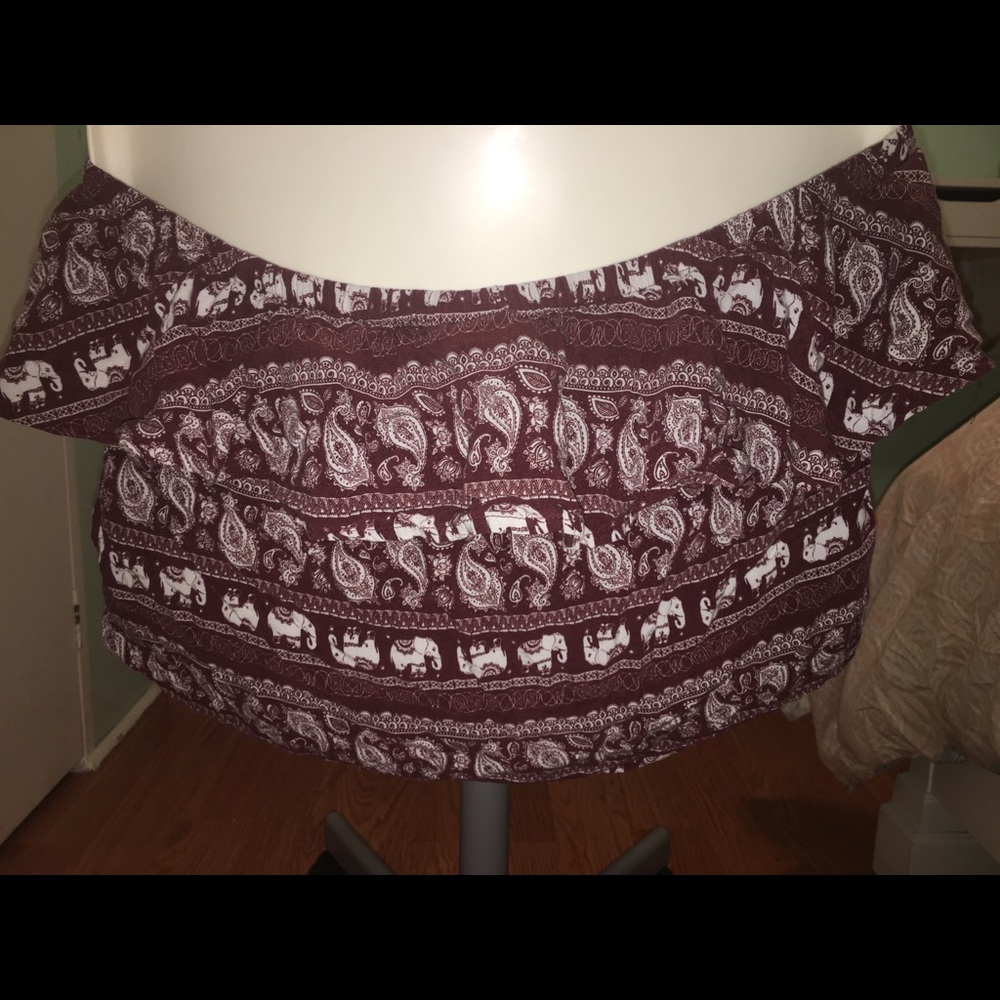 Off shoulder cropped top